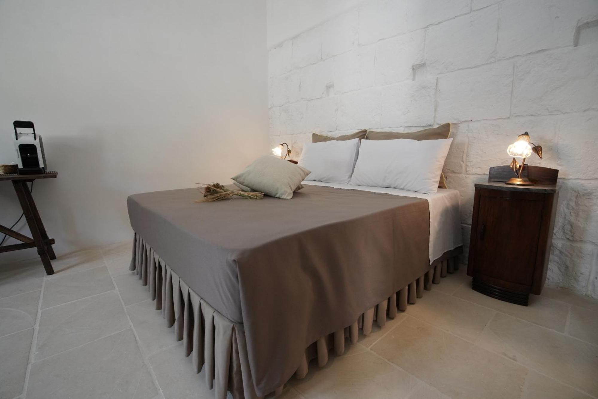 Casa Frea Dimora Storica Bed & Breakfast Martano Exterior photo
